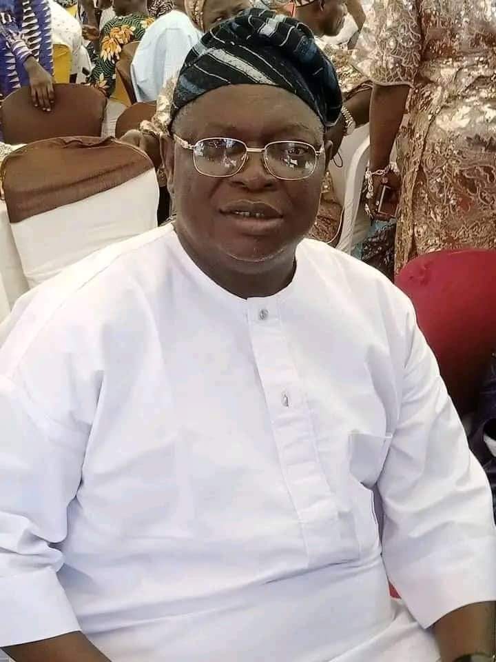 Akogun Oyewumi Felicitates Dr B.T. Salam On His Birthday