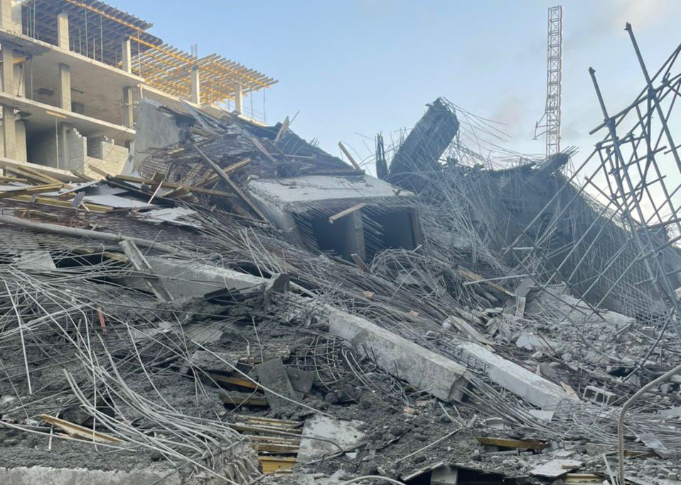 Breaking: Many trapped as seven-storey building collapses in Banana Island, Lagos