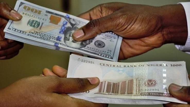 Breaking: Naira falls to N930/$ at parallel market as BDCs lament dollar scarcity