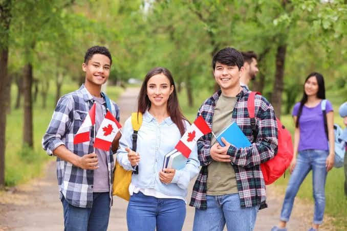Canada Sets to reduce number of international students