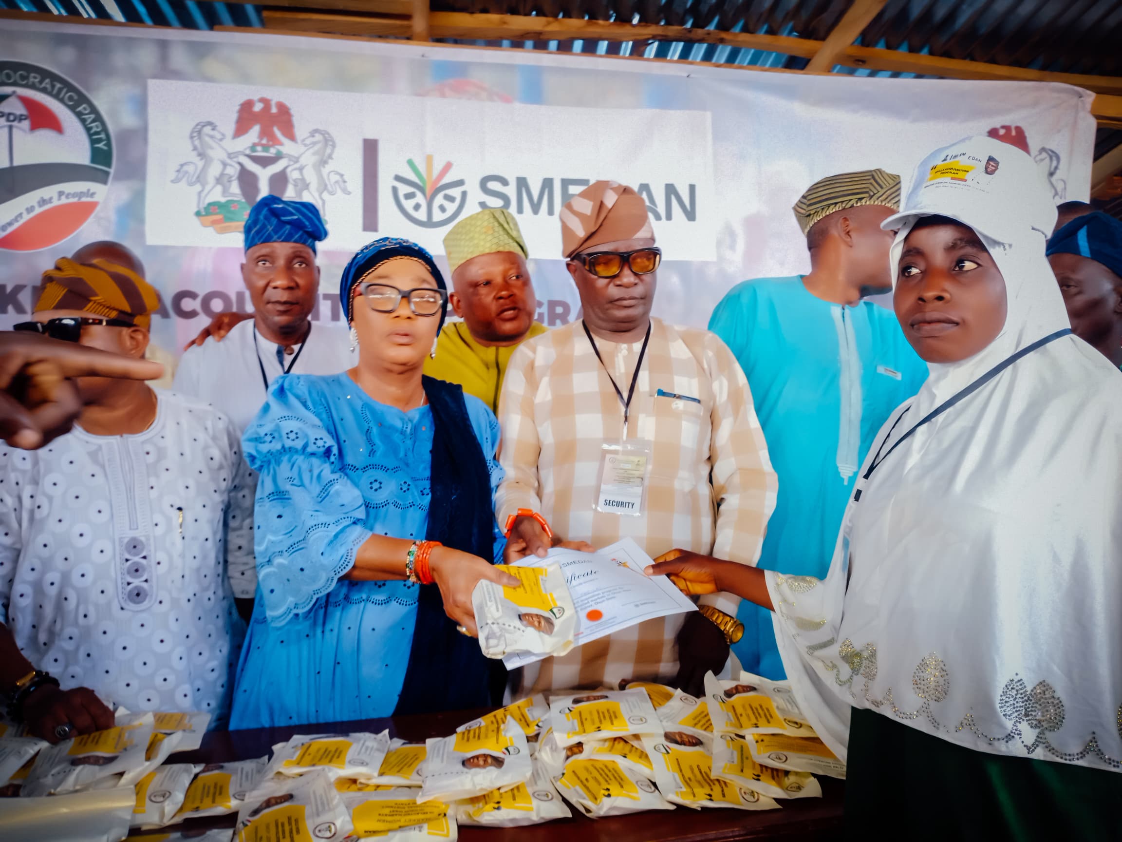 Senator Oyewumi Empowered over 200 Market Women in Skill Acquisition Program with Cash Grant